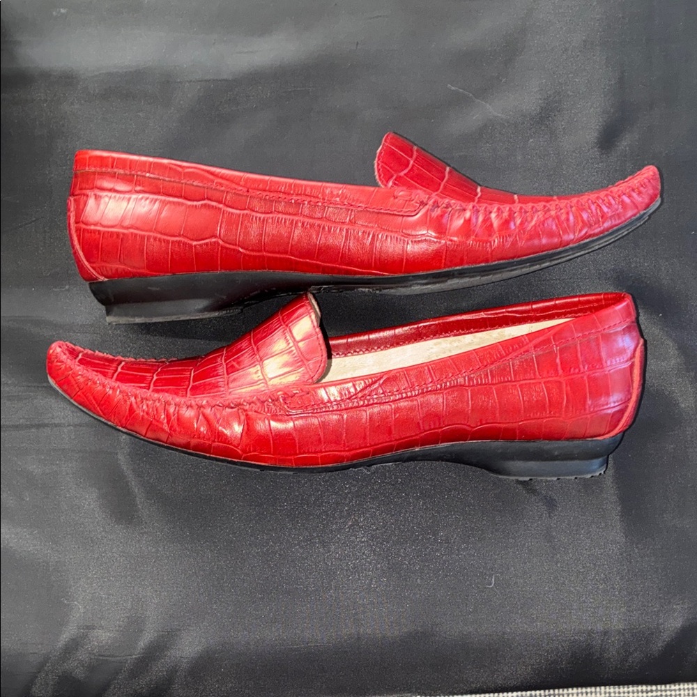 Nicole Women's Vibrant Red Croc-Embossed Flats - Picture 10 of 10